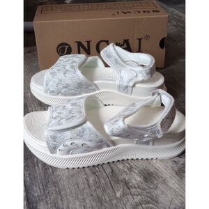 ONCAI Women's Size 7.5 Glitter White Walking Sandals -NWT
